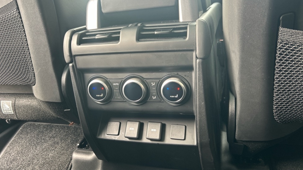 Used Land Rover Defender 2023 for sale - 76434819: Photo 18