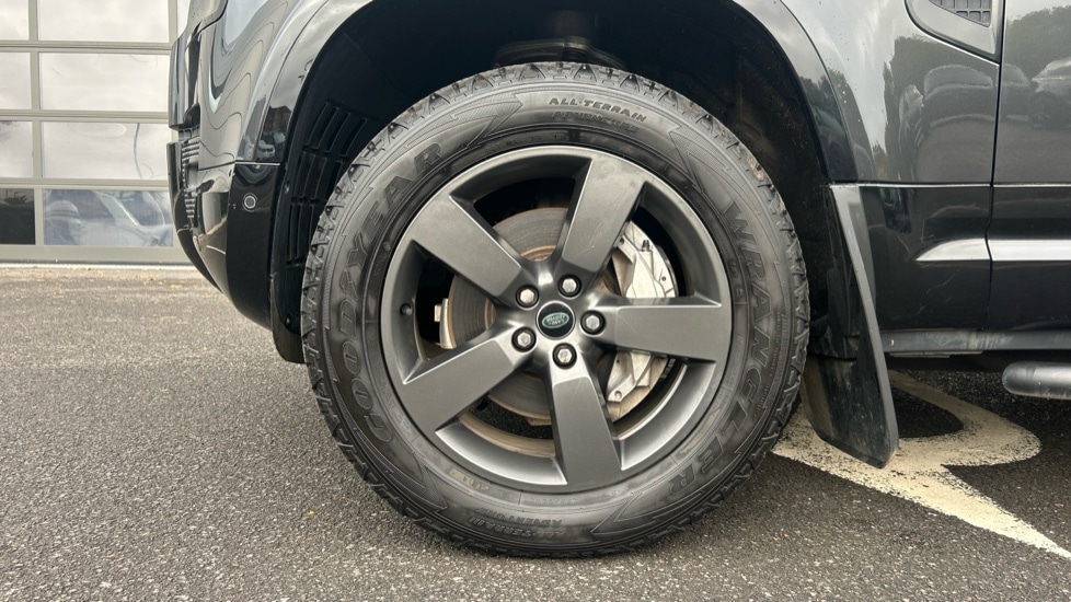 Used Land Rover Defender 2023 for sale - 76434819: Photo 31