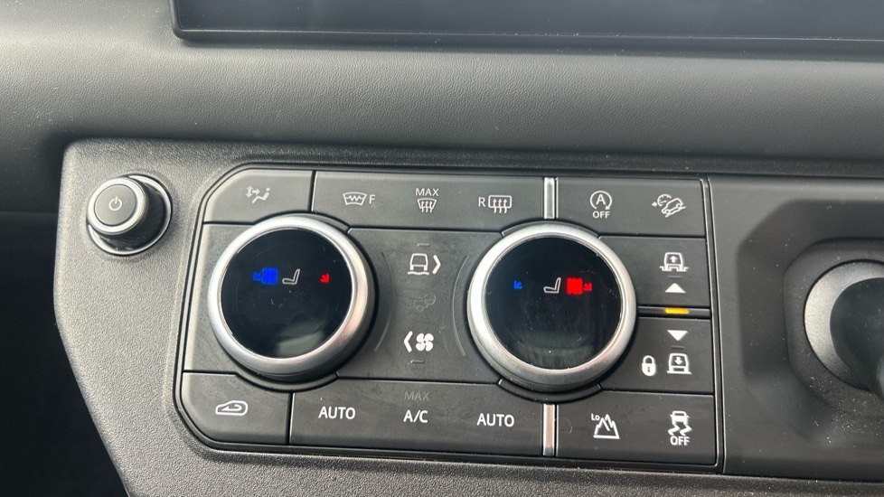 Used Land Rover Defender 2023 for sale - 76434819: Photo 34