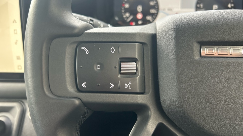 Used Land Rover Defender 2023 for sale - 76434819: Photo 40