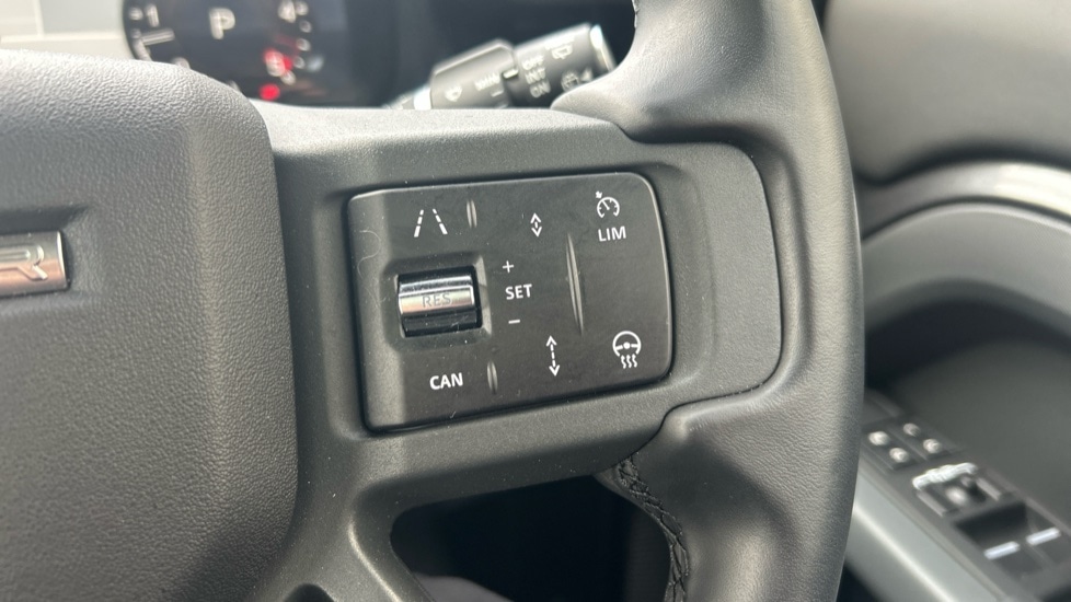 Used Land Rover Defender 2023 for sale - 76434819: Photo 41