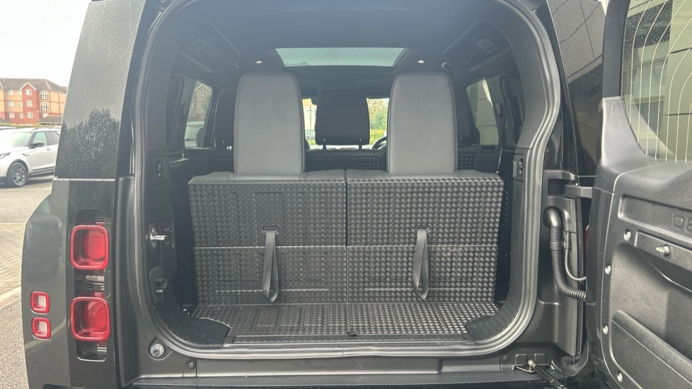 Used Land Rover Defender 2023 for sale - 76434819: Photo 58