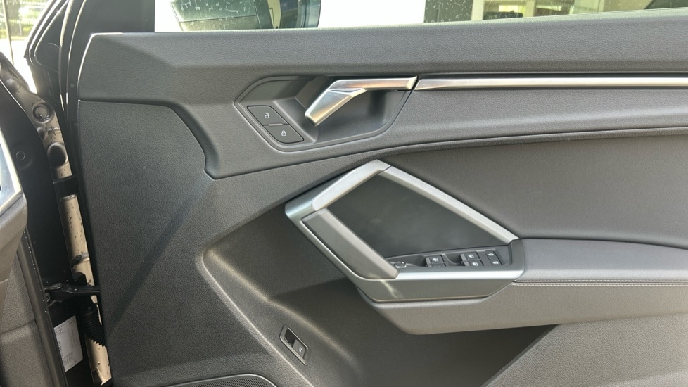 Used Audi Q3 2025 for sale - 76261698: Photo 32