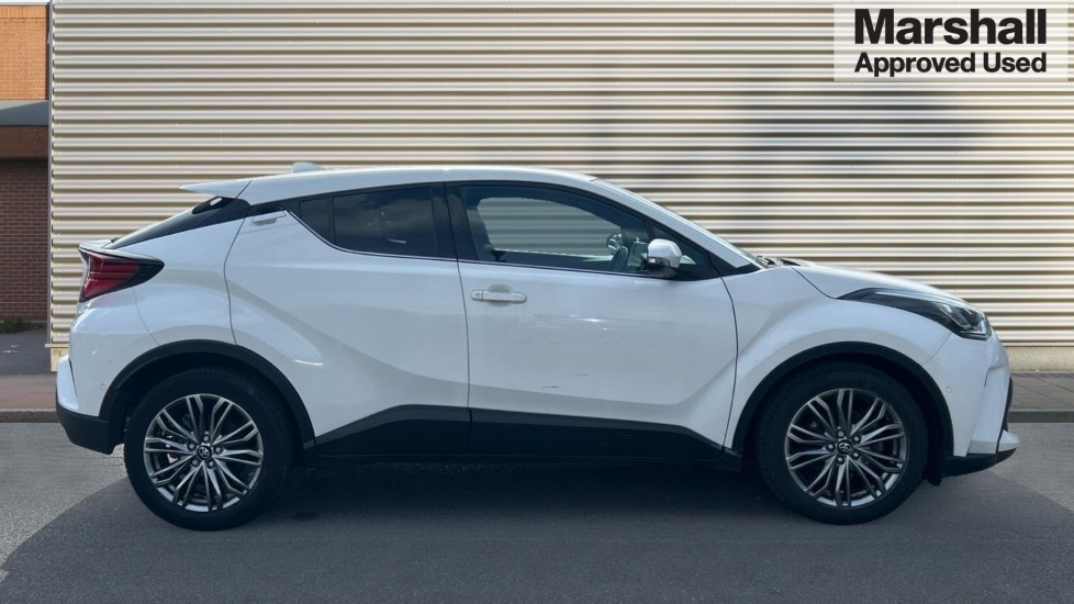 Used Toyota C-HR 2022 for sale - 76871211: Photo 2