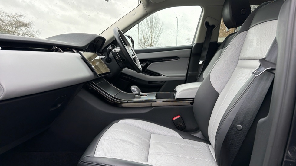 Used Land Rover Range Rover Evoque 2023 for sale - 76874545: Photo 3