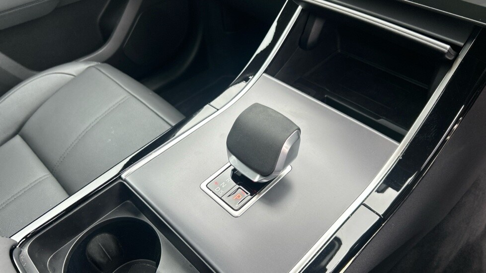 Used Land Rover Range Rover Velar 2024 for sale - 76540039: Photo 13