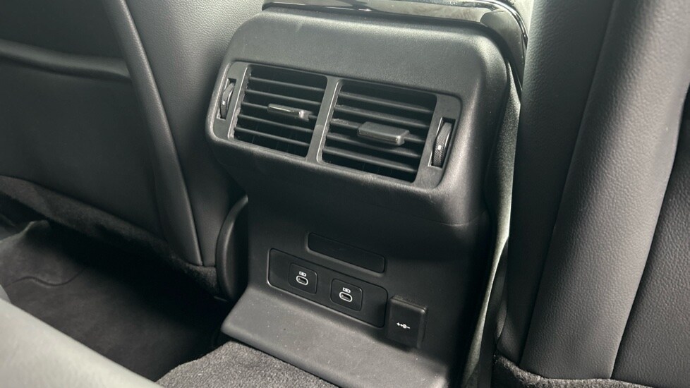 Used Land Rover Range Rover Velar 2024 for sale - 76540039: Photo 18