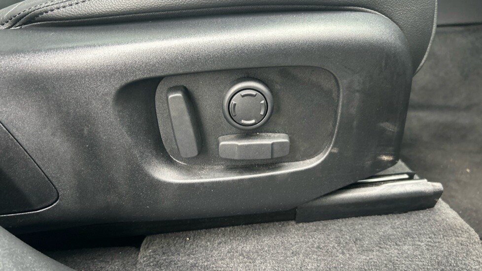 Used Land Rover Range Rover Velar 2024 for sale - 76540039: Photo 43