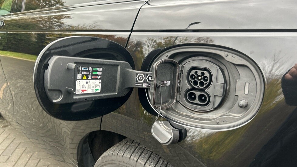 Used Land Rover Range Rover Velar 2024 for sale - 76540039: Photo 46