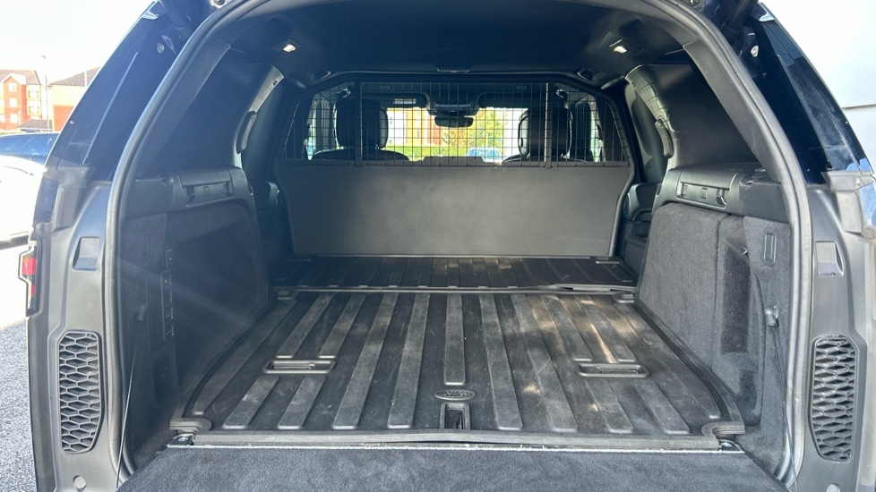 Used Land Rover Discovery 2022 for sale - 76948290: Photo 10