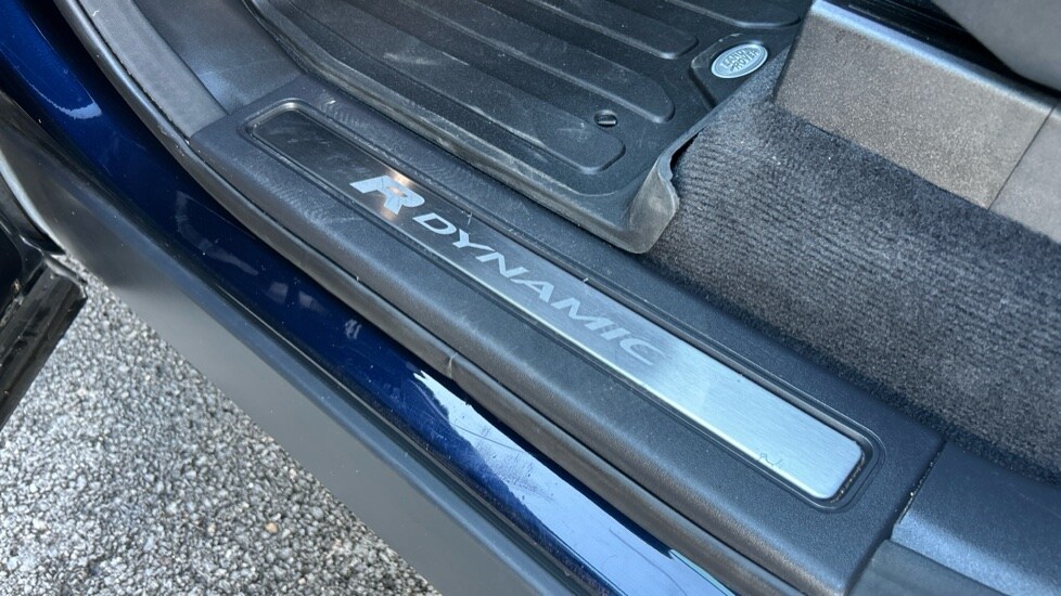 Used Land Rover Discovery 2022 for sale - 76948290: Photo 41