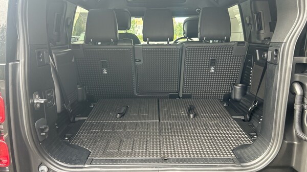 Used Land Rover Defender 2023 for sale - 76079052: Photo 10