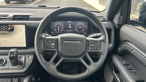 Used Land Rover Defender 2023 for sale - 76079052: Photo 15