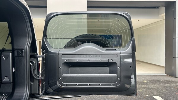 Used Land Rover Defender 2023 for sale - 76079052: Photo 24