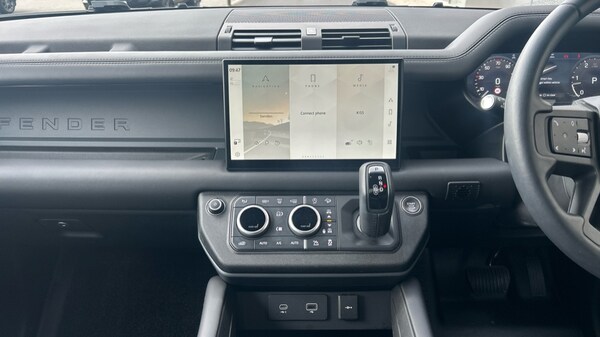 Used Land Rover Defender 2023 for sale - 76079052: Photo 29