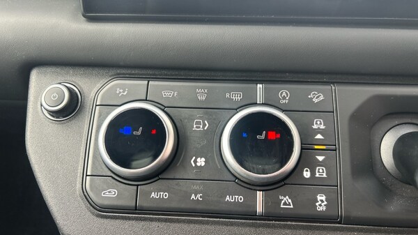 Used Land Rover Defender 2023 for sale - 76079052: Photo 34