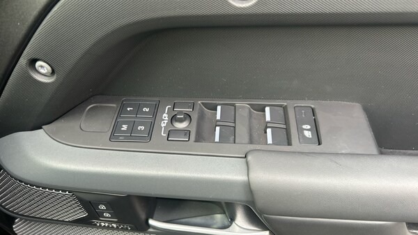 Used Land Rover Defender 2023 for sale - 76079052: Photo 45