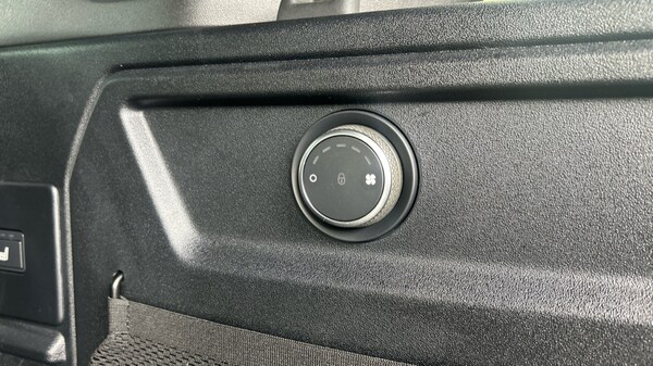Used Land Rover Defender 2023 for sale - 76079052: Photo 51