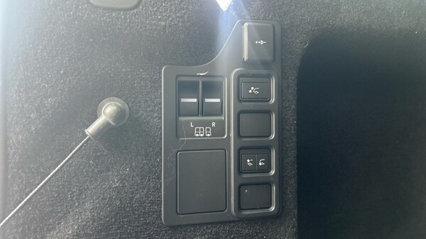 Used Land Rover Discovery 2023 for sale - 76261595: Photo 50
