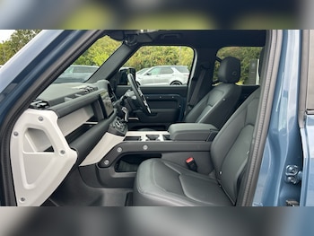 Used Land Rover Defender 2025 for sale - 75751457: Photo