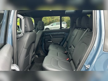 Used Land Rover Defender 2025 for sale - 75751457: Photo