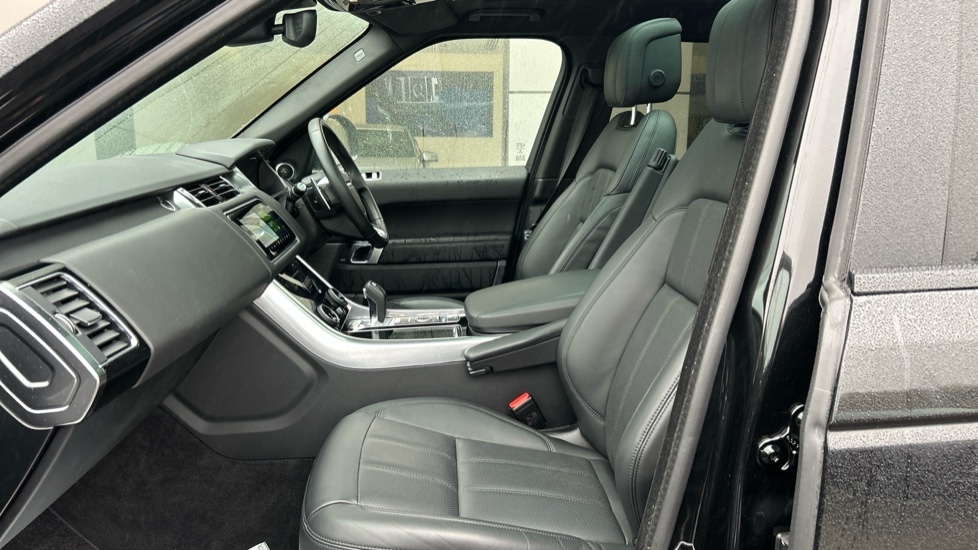 Used Land Rover Range Rover Sport 2021 for sale - 76870547: Photo 3