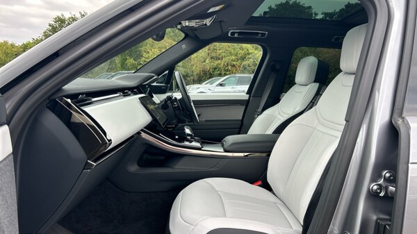 Used Land Rover Range Rover Sport 2025 for sale - 76176290: Photo 3