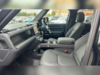 Used Land Rover Defender 2025 for sale - 76977813: Photo