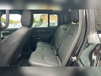 Used Land Rover Defender 2025 for sale - 76977813: Photo