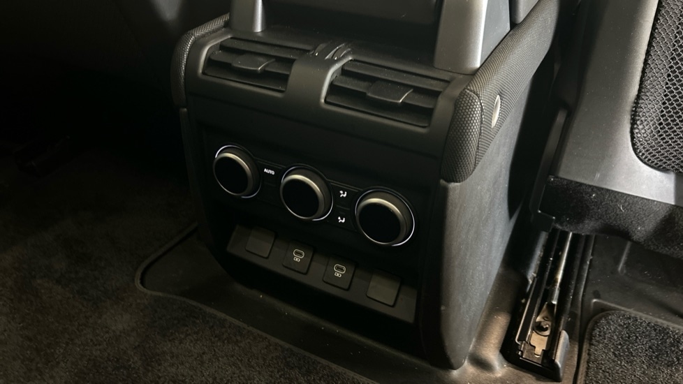 Used Land Rover Defender 2022 for sale - 75758831: Photo 18