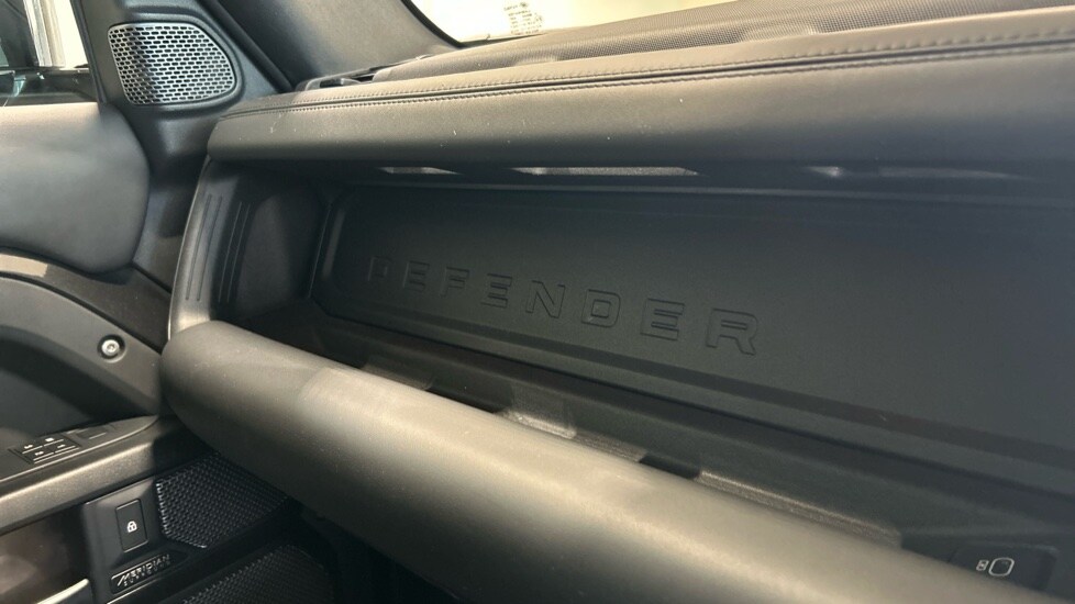 Used Land Rover Defender 2022 for sale - 75758831: Photo 23