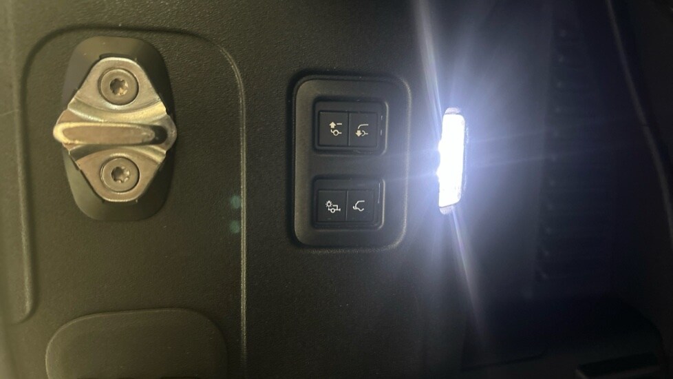 Used Land Rover Defender 2022 for sale - 75758831: Photo 36