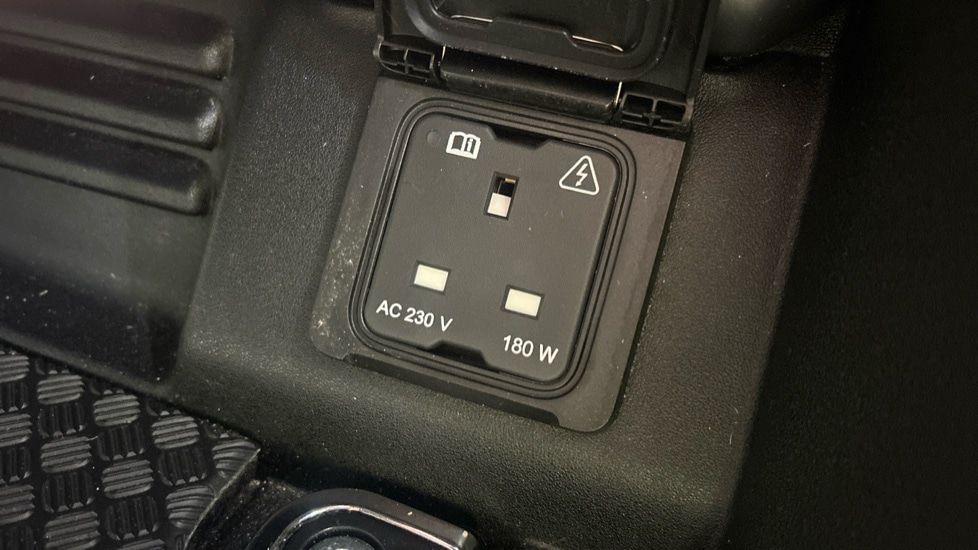 Used Land Rover Defender 2022 for sale - 75758831: Photo 38