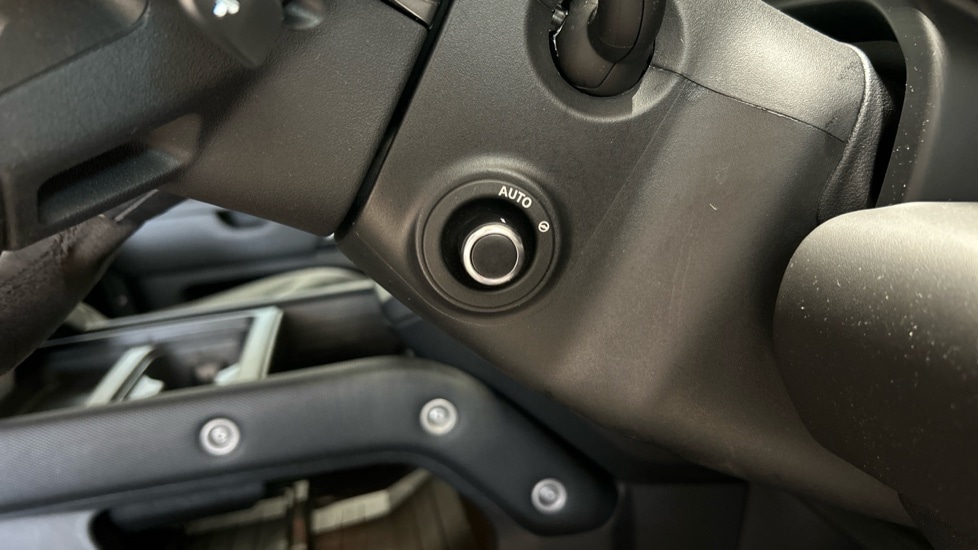 Used Land Rover Defender 2022 for sale - 75758831: Photo 51