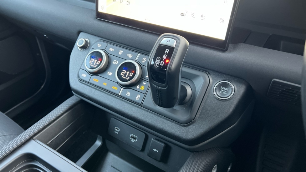 Used Land Rover Defender 2022 for sale - 76959932: Photo 13