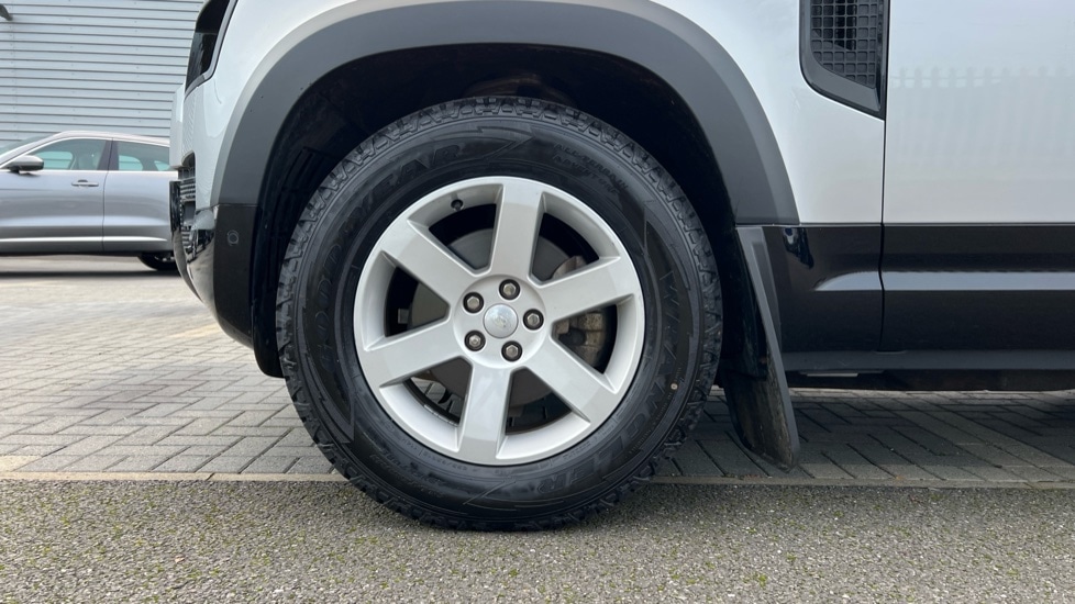 Used Land Rover Defender 2022 for sale - 76959932: Photo 31