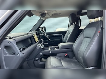 Used Land Rover Defender 2022 for sale - 76959932: Photo