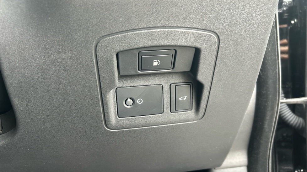 Used Land Rover Range Rover Velar 2024 for sale - 76872037: Photo 39