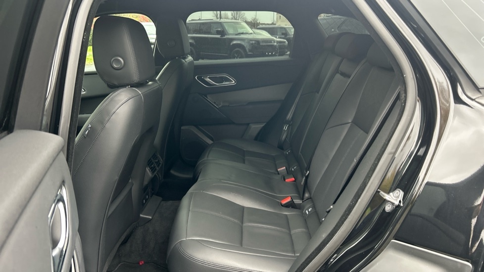 Used Land Rover Range Rover Velar 2024 for sale - 76872037: Photo 4