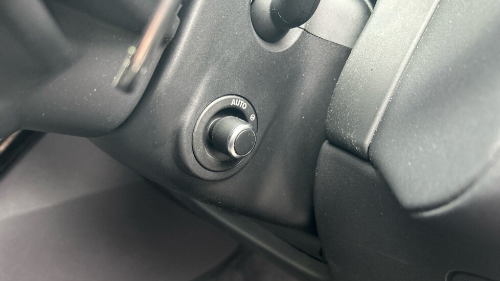 Used Land Rover Range Rover Velar 2024 for sale - 76872037: Photo 40