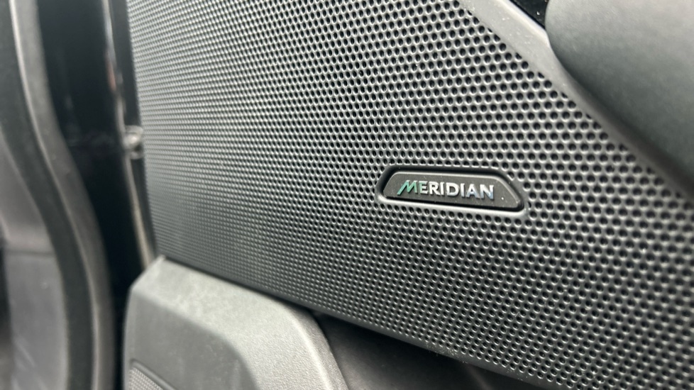 Used Land Rover Range Rover Velar 2024 for sale - 76872037: Photo 42