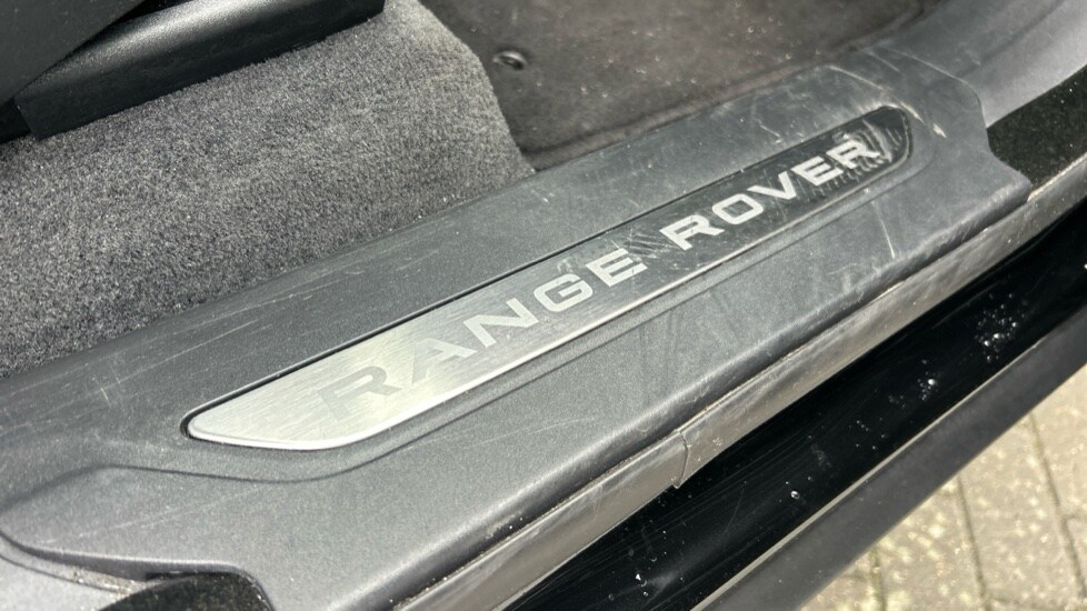 Used Land Rover Range Rover Velar 2024 for sale - 76872037: Photo 44