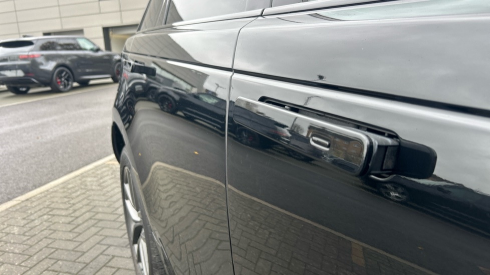 Used Land Rover Range Rover Velar 2024 for sale - 76872037: Photo 45