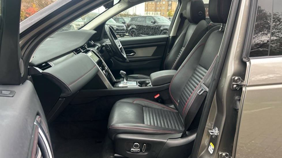 Used Land Rover Discovery Sport 2022 for sale - 76533855: Photo 3