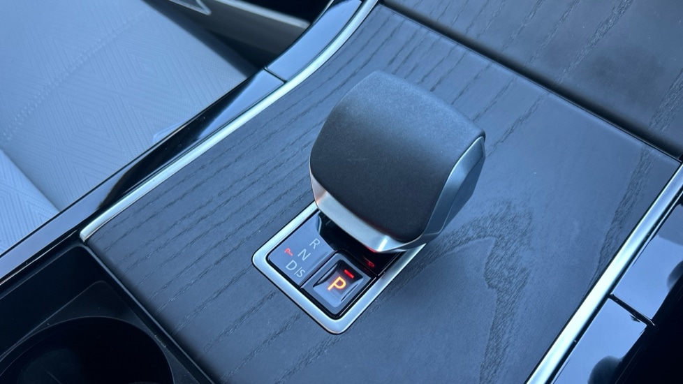 Used Land Rover Range Rover Velar 2025 for sale - 77031351: Photo 13