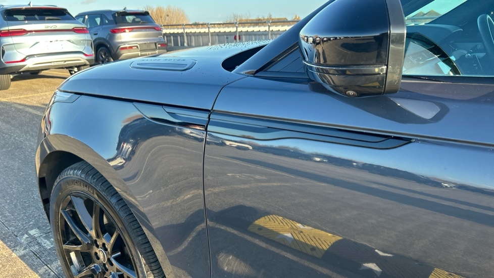 Used Land Rover Range Rover Velar 2025 for sale - 77031351: Photo 21