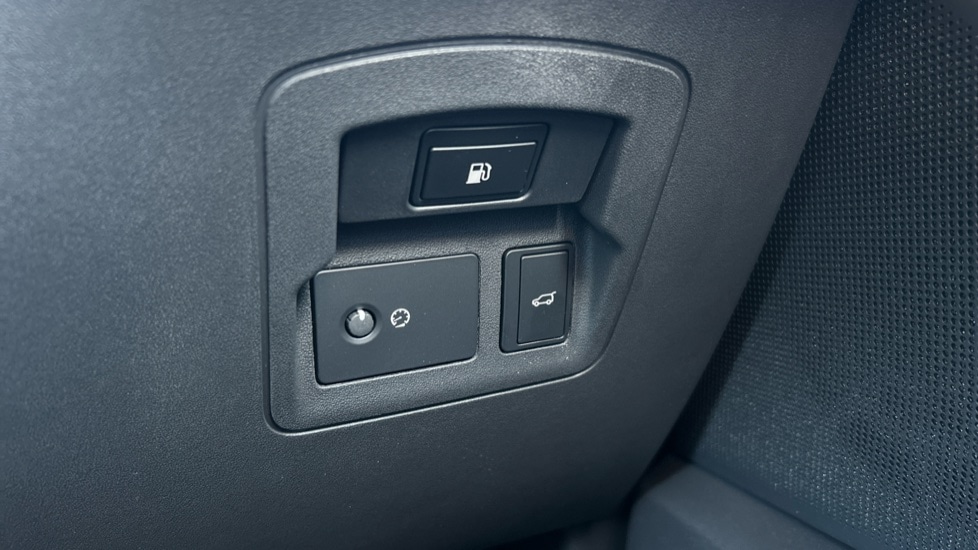 Used Land Rover Range Rover Velar 2025 for sale - 77031351: Photo 36