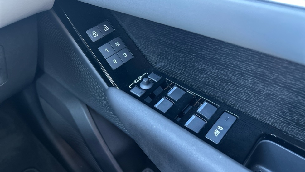 Used Land Rover Range Rover Velar 2025 for sale - 77031351: Photo 37