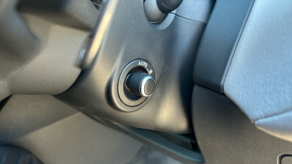 Used Land Rover Range Rover Velar 2025 for sale - 77031351: Photo 42