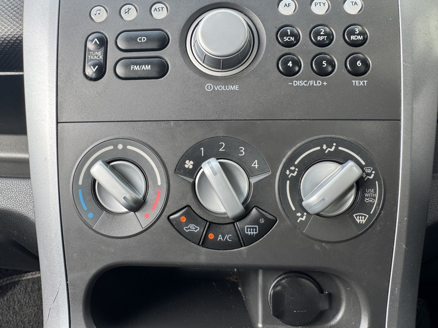 Used Suzuki Splash 2012 for sale - 78168830: Photo 37